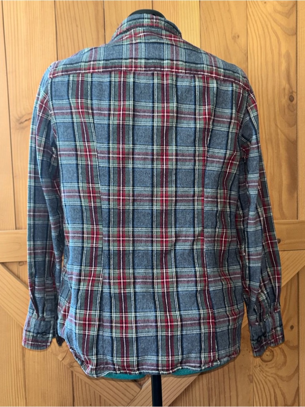 L.L.Bean Women’s Slightly Fitted Plaid Flannel Button Down Shirt Large - Picture 3 of 11